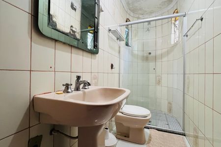 Casa à venda com 161m², 4 quartos e 2 vagasBanheiro 1