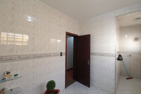 Casa para alugar com 250m², 5 quartos e 4 vagasBanheiro Social