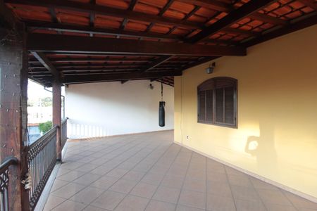 Casa para alugar com 250m², 5 quartos e 4 vagasÁrea Externa