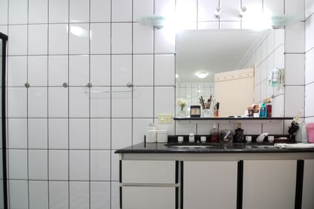Casa à venda com 346m², 4 quartos e 3 vagas Casa à venda com 346m², 4 quartos e 3 vagasBanheiro Suíte 1