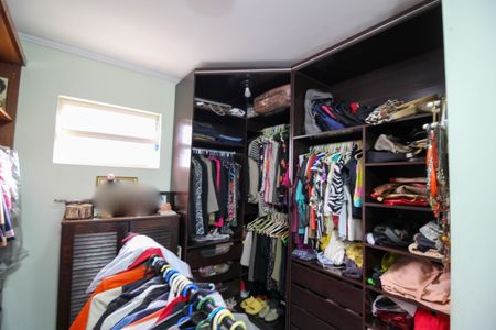 Casa à venda com 346m², 4 quartos e 3 vagas Casa à venda com 346m², 4 quartos e 3 vagasCloset Suíte 1