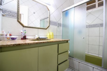 Casa à venda com 346m², 4 quartos e 3 vagas Casa à venda com 346m², 4 quartos e 3 vagasBanheiro Suíte 2