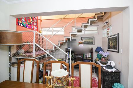 Casa à venda com 346m², 4 quartos e 3 vagas Casa à venda com 346m², 4 quartos e 3 vagasSala de Jantar