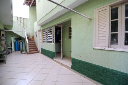 Casa à venda com 346m², 4 quartos e 3 vagas Casa à venda com 346m², 4 quartos e 3 vagasQuintal