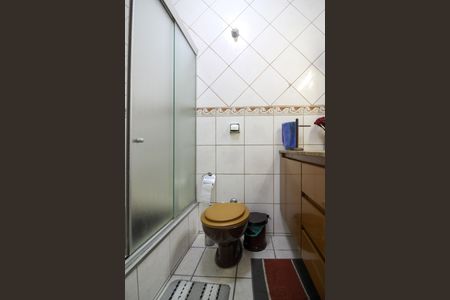 Casa à venda com 346m², 4 quartos e 3 vagas Casa à venda com 346m², 4 quartos e 3 vagasBanheiro Social