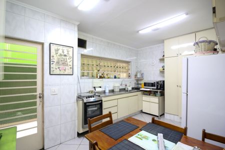 Casa à venda com 346m², 4 quartos e 3 vagas Casa à venda com 346m², 4 quartos e 3 vagasCozinha