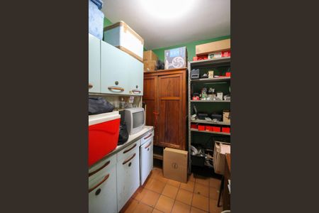 Casa à venda com 346m², 4 quartos e 3 vagas Casa à venda com 346m², 4 quartos e 3 vagasQuarto de Serviço