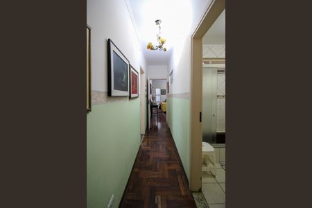 Casa à venda com 346m², 4 quartos e 3 vagas Casa à venda com 346m², 4 quartos e 3 vagasCorredor Externo