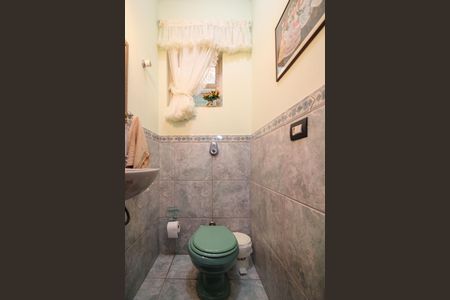 Casa à venda com 346m², 4 quartos e 3 vagas Casa à venda com 346m², 4 quartos e 3 vagasLavabo