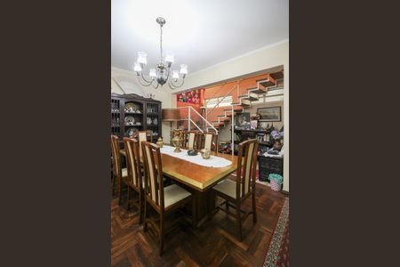 Casa à venda com 346m², 4 quartos e 3 vagas Casa à venda com 346m², 4 quartos e 3 vagasSala de Jantar