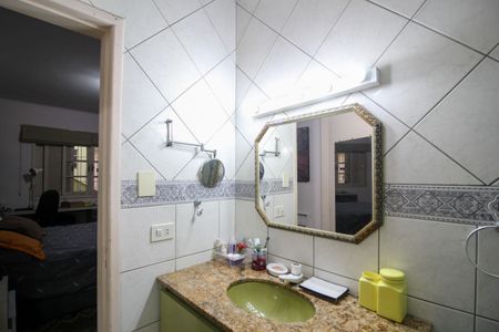 Casa à venda com 346m², 4 quartos e 3 vagas Casa à venda com 346m², 4 quartos e 3 vagasBanheiro Suíte 2