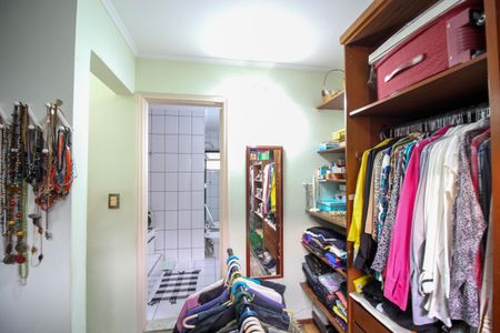 Casa à venda com 346m², 4 quartos e 3 vagas Casa à venda com 346m², 4 quartos e 3 vagasCloset Suíte 1