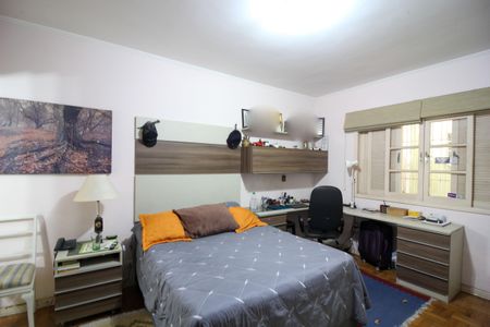 Casa à venda com 346m², 4 quartos e 3 vagas Casa à venda com 346m², 4 quartos e 3 vagasSuíte 2