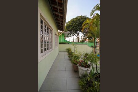 Casa à venda com 346m², 4 quartos e 3 vagas Casa à venda com 346m², 4 quartos e 3 vagasTerraço