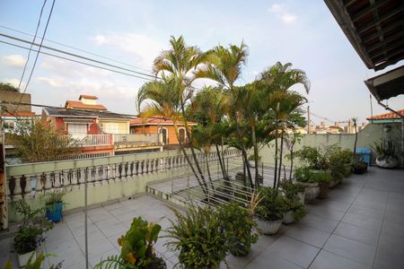 Casa à venda com 346m², 4 quartos e 3 vagas Casa à venda com 346m², 4 quartos e 3 vagasTerraço