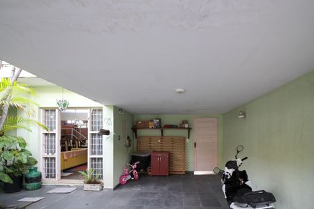 Casa à venda com 346m², 4 quartos e 3 vagas Casa à venda com 346m², 4 quartos e 3 vagasGaragem