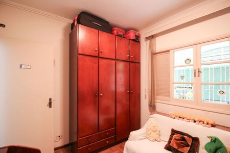 Casa à venda com 346m², 4 quartos e 3 vagas Casa à venda com 346m², 4 quartos e 3 vagasQuarto 2