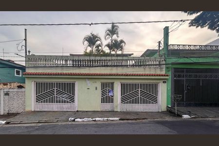 Casa à venda com 346m², 4 quartos e 3 vagas Casa à venda com 346m², 4 quartos e 3 vagasFachada