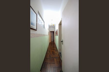 Casa à venda com 346m², 4 quartos e 3 vagas Casa à venda com 346m², 4 quartos e 3 vagasCorredor Externo