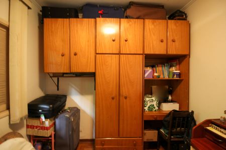 Casa à venda com 346m², 4 quartos e 3 vagas Casa à venda com 346m², 4 quartos e 3 vagasQuarto 2