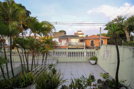 Casa à venda com 346m², 4 quartos e 3 vagas Casa à venda com 346m², 4 quartos e 3 vagasTerraço