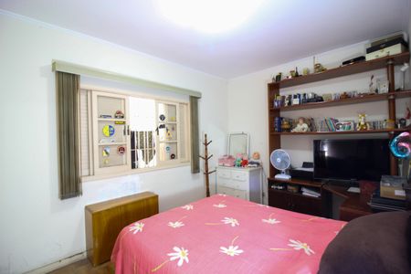 Casa à venda com 346m², 4 quartos e 3 vagas Casa à venda com 346m², 4 quartos e 3 vagasQuarto 3