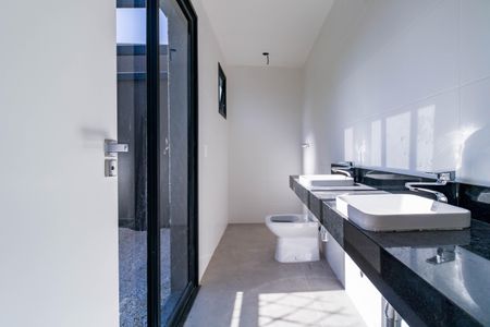 Casa de condomínio à venda com 209m², 3 quartos e 2 vagas Casa de condomínio à venda com 209m², 3 quartos e 2 vagasBanheiro do Quarto 3