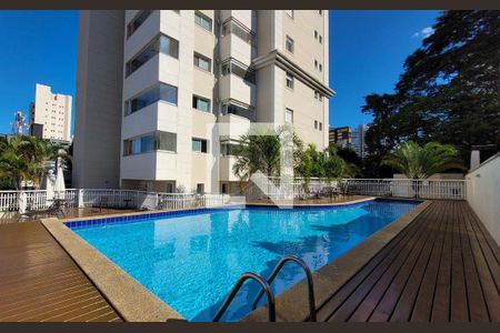Apartamento à venda com 178m², 4 quartos e 4 vagas Apartamento à venda com 178m², 4 quartos e 4 vagasÁrea comum - Piscina