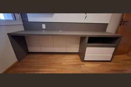 Apartamento à venda com 178m², 4 quartos e 4 vagas Apartamento à venda com 178m², 4 quartos e 4 vagasSuíte 3