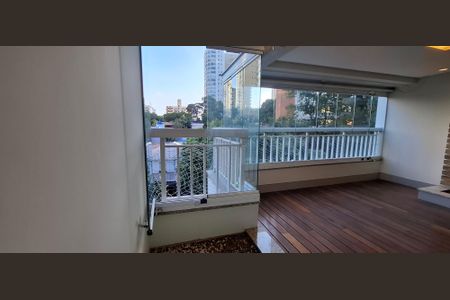 Apartamento à venda com 178m², 4 quartos e 4 vagas Apartamento à venda com 178m², 4 quartos e 4 vagasSuíte