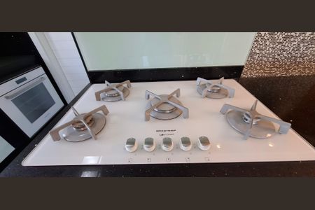 Apartamento à venda com 178m², 4 quartos e 4 vagas Apartamento à venda com 178m², 4 quartos e 4 vagasCozinha