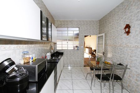 Casa à venda com 230m², 3 quartos e 2 vagasCozinha
