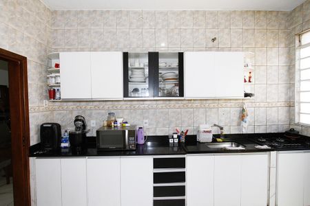 Casa à venda com 230m², 3 quartos e 2 vagasCozinha