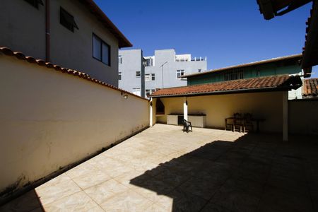 Casa à venda com 230m², 3 quartos e 2 vagasÁrea comum