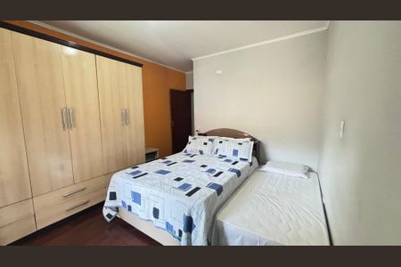 Casa à venda com 250m², 4 quartos e 6 vagas Casa à venda com 250m², 4 quartos e 6 vagasSuite