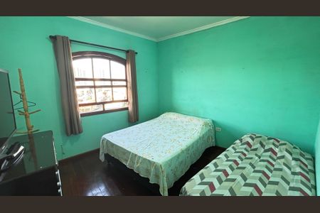 Casa à venda com 250m², 4 quartos e 6 vagas Casa à venda com 250m², 4 quartos e 6 vagasQuarto 2