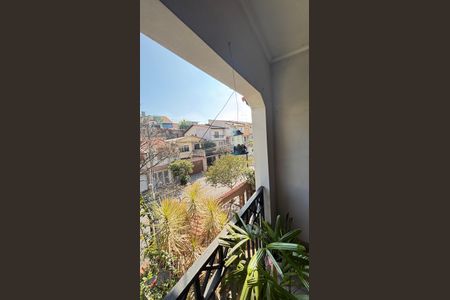 Casa à venda com 250m², 4 quartos e 6 vagas Casa à venda com 250m², 4 quartos e 6 vagasVaranda da Suíte