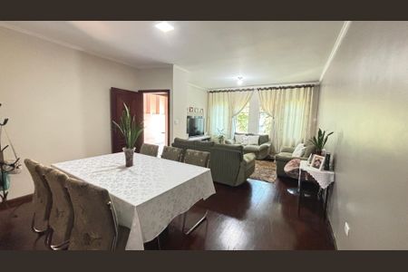 Casa à venda com 250m², 4 quartos e 6 vagas Casa à venda com 250m², 4 quartos e 6 vagasSala - Sala de Jantar