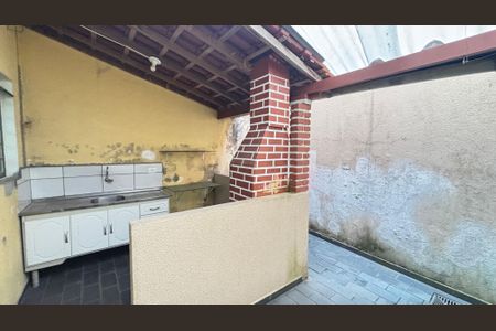 Casa à venda com 250m², 4 quartos e 6 vagas Casa à venda com 250m², 4 quartos e 6 vagasPorão - Churrasqueira