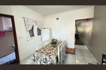 Casa à venda com 250m², 4 quartos e 6 vagas Casa à venda com 250m², 4 quartos e 6 vagasCozinha