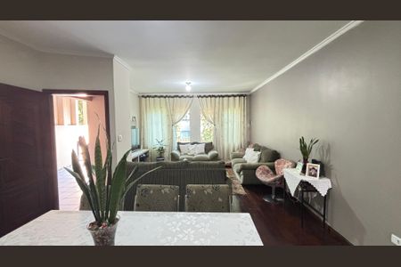Casa à venda com 250m², 4 quartos e 6 vagas Casa à venda com 250m², 4 quartos e 6 vagasSala - Sala de Jantar