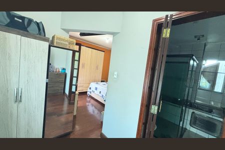 Casa à venda com 250m², 4 quartos e 6 vagas Casa à venda com 250m², 4 quartos e 6 vagasSuite