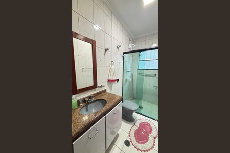 Casa à venda com 250m², 4 quartos e 6 vagas Casa à venda com 250m², 4 quartos e 6 vagasBanheiro