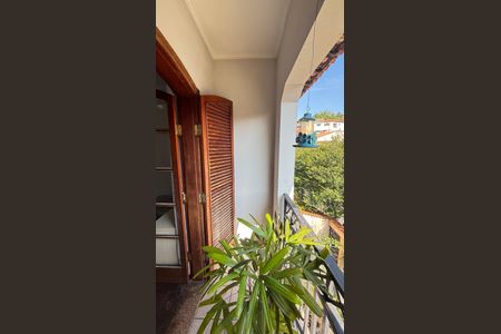 Casa à venda com 250m², 4 quartos e 6 vagas Casa à venda com 250m², 4 quartos e 6 vagasVaranda da Suíte
