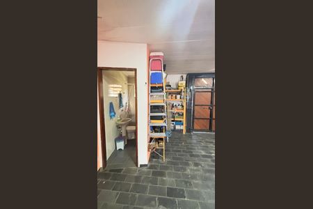 Casa à venda com 250m², 4 quartos e 6 vagas Casa à venda com 250m², 4 quartos e 6 vagasGaragem