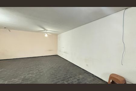 Casa à venda com 250m², 4 quartos e 6 vagas Casa à venda com 250m², 4 quartos e 6 vagasPorão