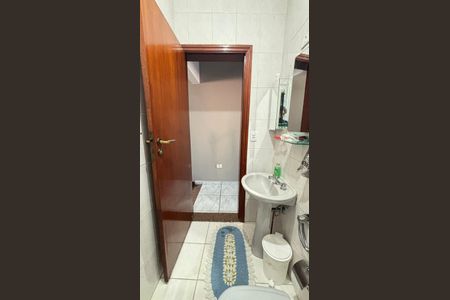 Casa à venda com 250m², 4 quartos e 6 vagas Casa à venda com 250m², 4 quartos e 6 vagasBanheiro 2