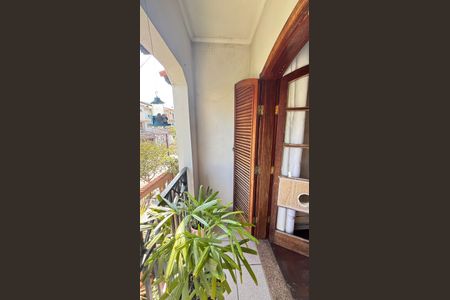 Casa à venda com 250m², 4 quartos e 6 vagas Casa à venda com 250m², 4 quartos e 6 vagasVaranda da Suíte