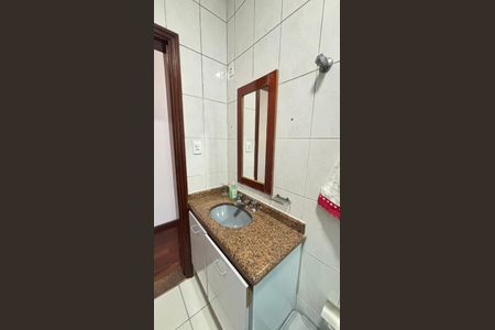 Casa à venda com 250m², 4 quartos e 6 vagas Casa à venda com 250m², 4 quartos e 6 vagasBanheiro