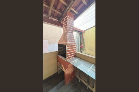 Casa à venda com 250m², 4 quartos e 6 vagas Casa à venda com 250m², 4 quartos e 6 vagasPorão - Churrasqueira